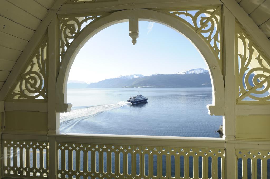 Kviknes Hotel Balestrand Exterior foto